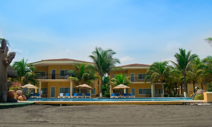 Monterrico Hotel | Hotel Cayman Suites