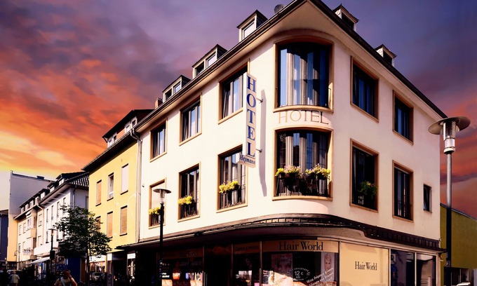 Kaiserslautern Hotel | Hotel H.E.Y.M.A.N.N.