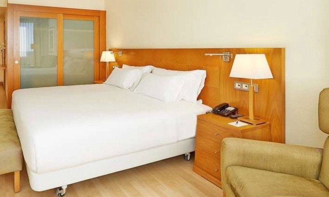 Sant Joan Despi Hotel | Hotel Hesperia Tower Sant Just, Luxury Suite 4*