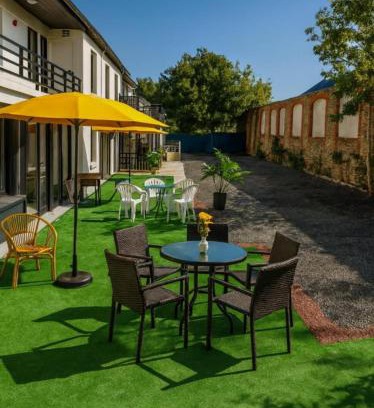 Pontorson Hotel | Hotel La Baie Royale