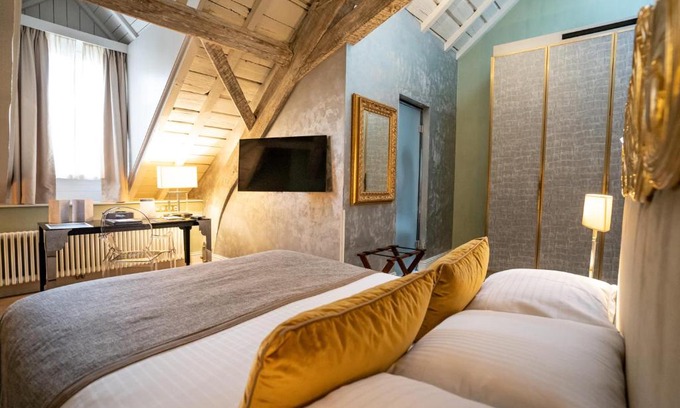 Ville Haute Hotel | Hotel Le Place d'Armes - Relais & Châteaux