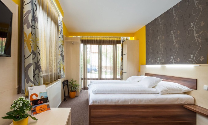 Alsóörs Hotel | Hotel Mayer Alsoörs