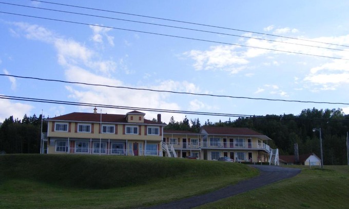 Riviere la Madeleine Hotel | Hotel Motel Bon Accueil