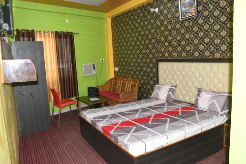 Pithoragarh Hotel | Hotel Mountain View And Rooftop Restaurant