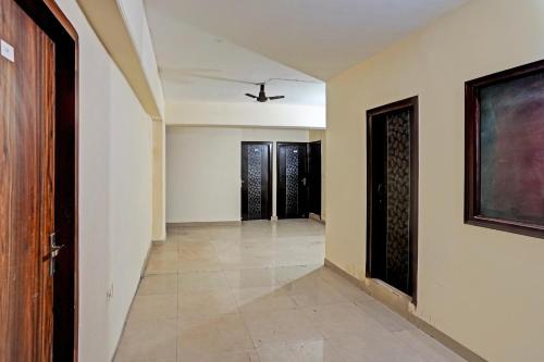 Sector 27 Hotel | Hotel O HOTEL CROWN 15