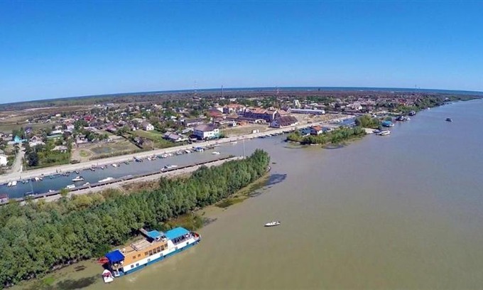 Sfantu Gheorghe Boat Rental | Hotel Plutitor Egreta1