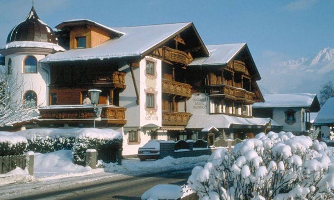 Birgitz Hotel | Hotel ∙ Sportpension Singer - INCL. LIFT PASS Double room/2 addl. beds, shower/wc, HB