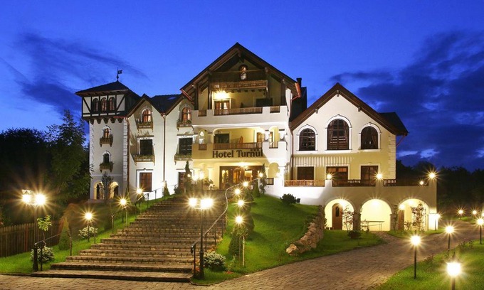Moieciu Hotel | Hotel Turnul