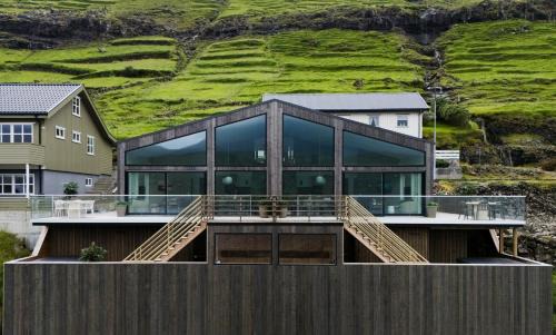Streymoy Apartment | Hotel Vík - 3 BR Wellness Villas with Sauna, Jacuzzi & Panoramic Views