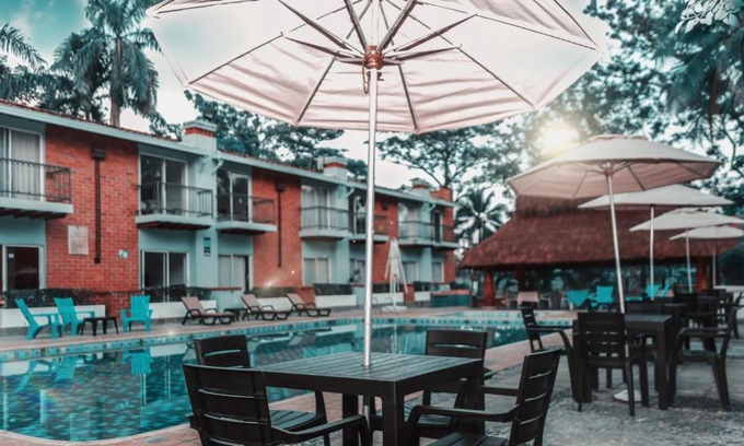 Caucasia Hotel | Hotel y Restaurante Mesón del Gitano