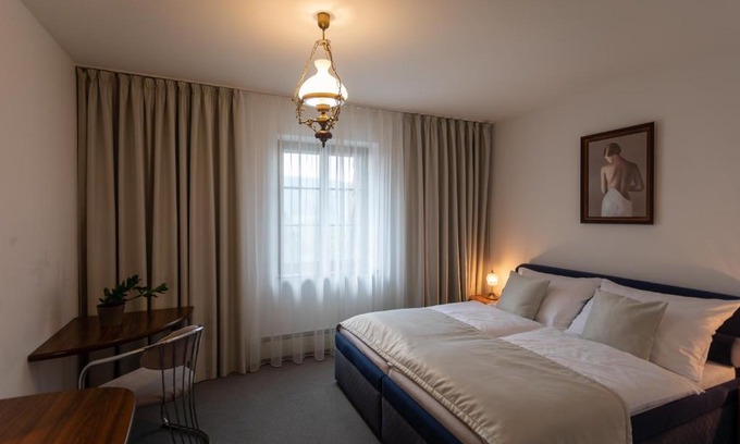 Stary Jicin Hotel | Hotel Zámeček Pod Hradem Starý Jičín 111