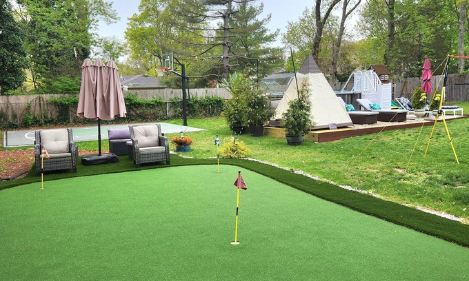 Mastic House | Hottub, ⛳️, htd pool,Basketball, volleyball .nnnnnnnnnnnnnnnn