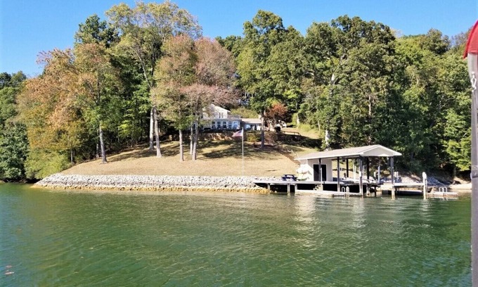 Goodview House | HotTub, Sauna, Paddle Boards, Kayaks, Firepit, Game Room, Linens, Scenic Point