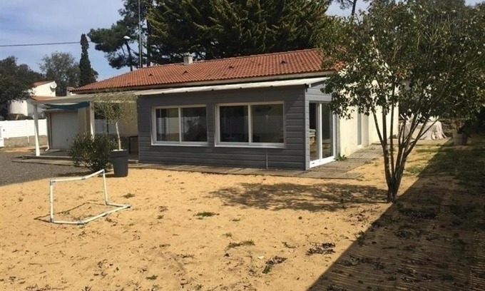 Longeville-sur-Mer House | HOUSE 11 personnes Location Maison Longeville-sur-Mer, 6 pièces, 11 personnes.