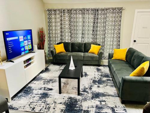 Loughman House | House 3-Bed 2,5-Bath FREE Parking with Washer Dryer inside