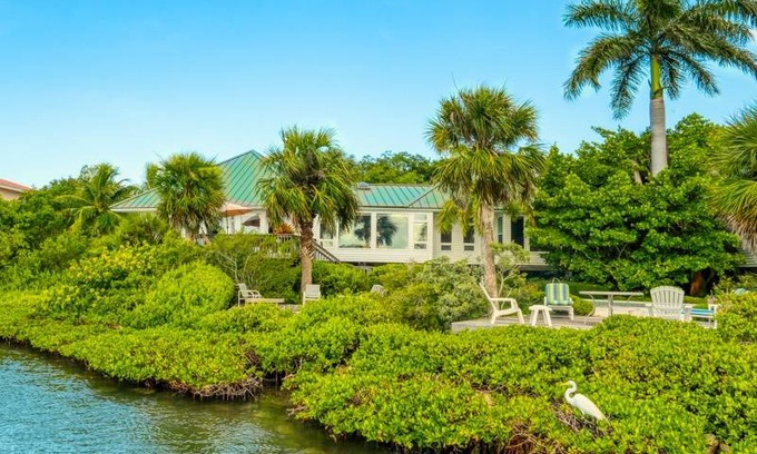 Wulfert House | House ∙ 3 bedrooms ∙ 8 guests