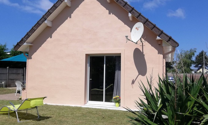 Portbail House | House 42 m2, 200 m from the sandy beach, with enclosed garden and parking.