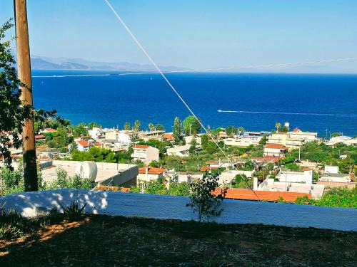 Spata-Artemida House | House Anatoli, veranda with view, 11 km to airport, 450 m to beach