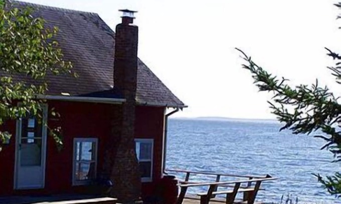 Stonington Cottage | House At The Point - Rustic Cottage on Ocean's Edge