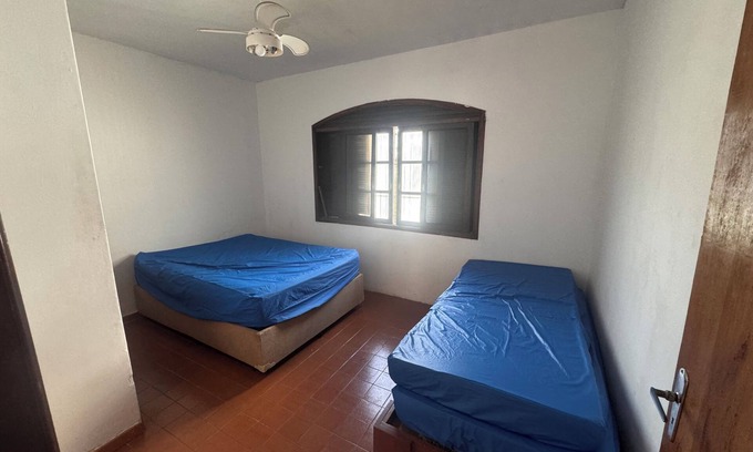 Mongagua House | House in front of the sea in Mongagua. Spacious for the whole family