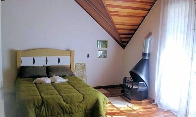Jardim do Embaixador House | House Campos do Jordao Season Rental Comfort Close to Center Wi-Fi Security