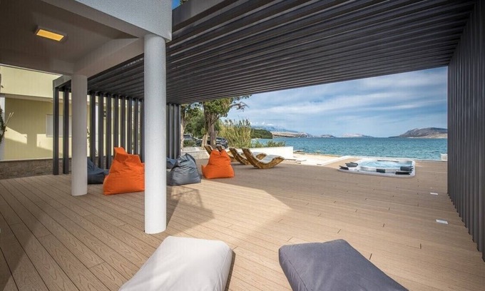 Caska Villa | House direct on the beach near to Novalja Zrce