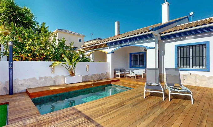 Vergel House | House for 4 persons with private pool, A/C, Wifi