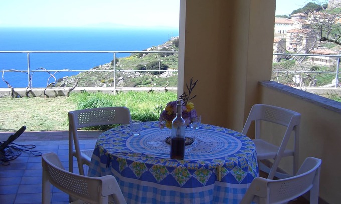 Isola del Giglio House | House ground floor with garden and terrace of spectacular views