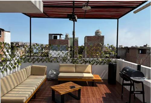 Barranco House | House in Barranco, Hot Tub & Rooftop Cinema, 11 P