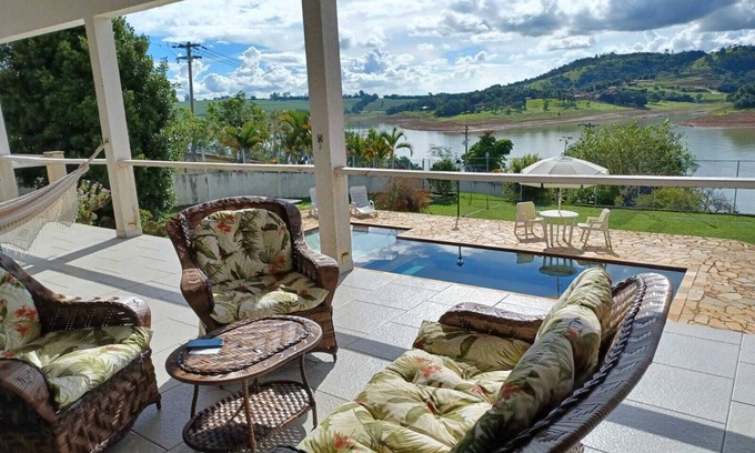 Campinas Cottage | House in front of the Jaguari dam with swimming pool, barbecue, pizza oven!