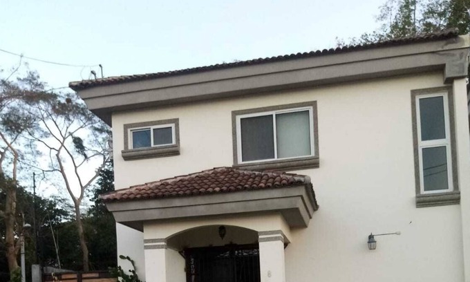 Managua House | House in Managua, best location! Santo Domingo area.