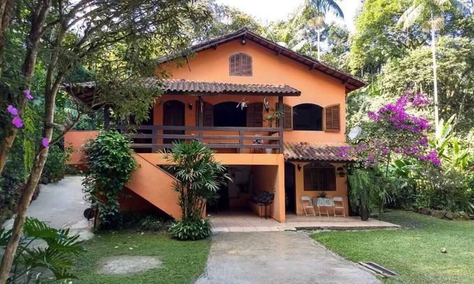 Penedo House | HOUSE IN PENEDO WITH WATERFALL
