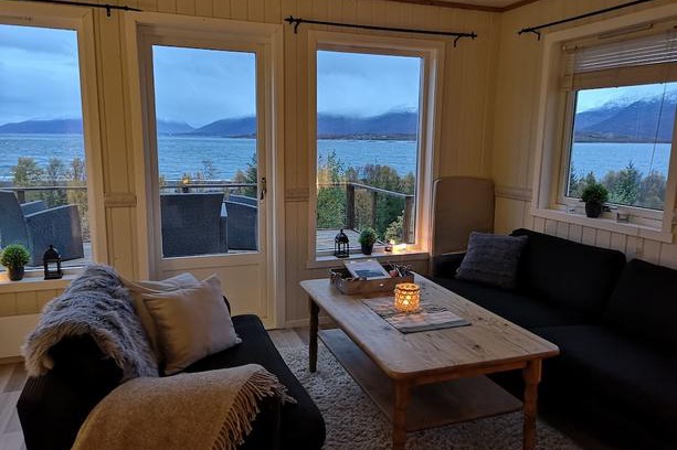 Lyngen House | House in the heart of the Lyngen Alps with Best view