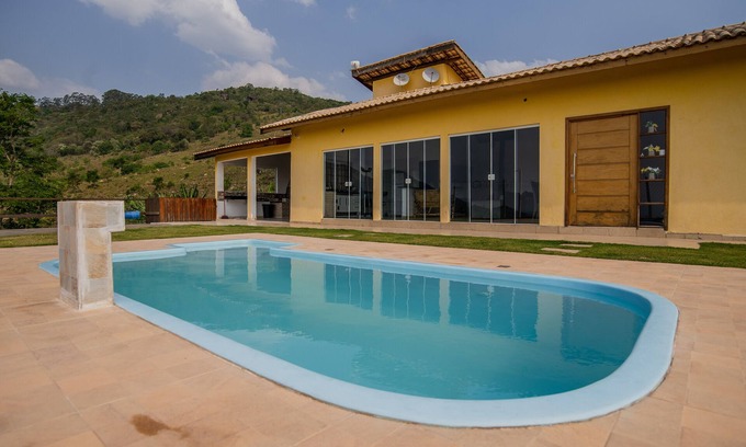 Jardim Brasil House | House in the hills with wonderful view, quiet and cozy place