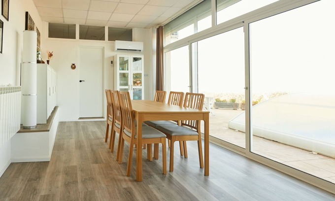 Sant Cugat del Valles Apartment | House in the mountains, with views and swimming pool, 15 min from Barcelona.