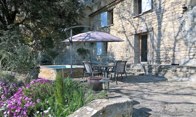 Istres House | HOUSE IN THE ROCK IN PROVENCE
