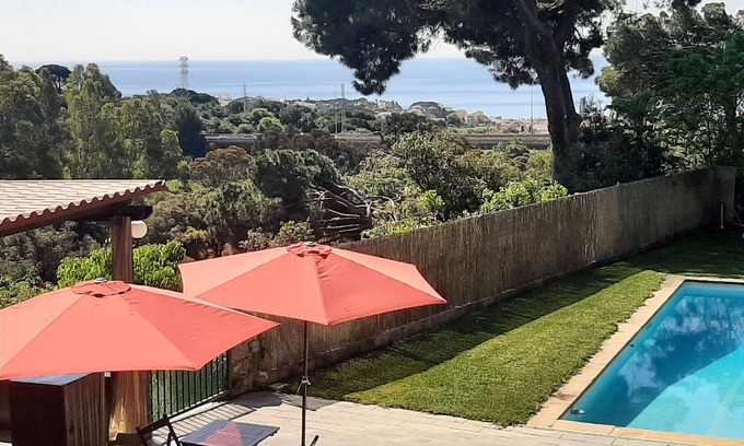Canet de Mar Cottage | HOUSE/LOFT WITH SEA VIEWS, LARGE SWIMMING POOL, VERY QUIET. 2.5 KM FROM THE BEACH