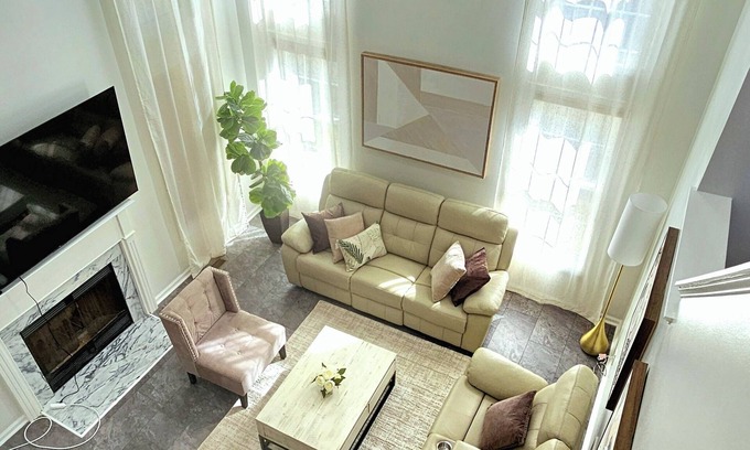 Morrisville House | House near RDU and RTP with modern bathrooms and first floor bedroom