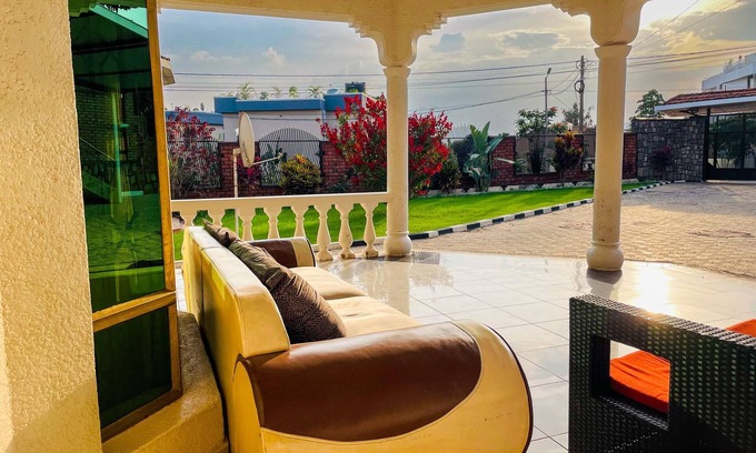 Kigali House | HOUSE OF MEMORIES: 4 bedrooms, 4 beds, 4 bathrooms. Ideal for your holidays