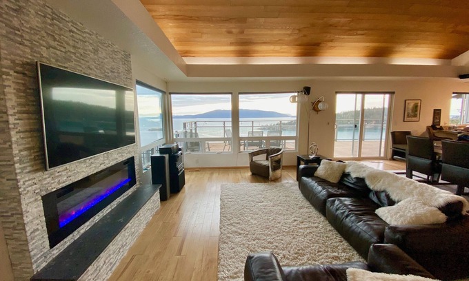 Bellingham House | House on Chuckanut Bay with Stunning Views!