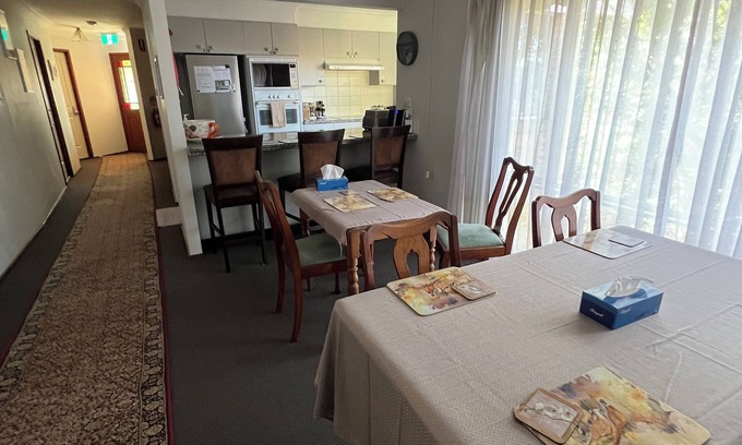 New Lambton Heights House | House - opposite John Hunter Hospital and Newcastle Private Hospital
