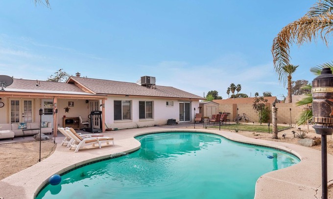 Mesa Grande House | House, pool, Tempe Marketplace and Cubs new stadium area. Convenient location.