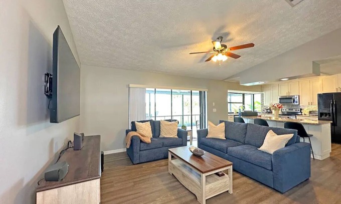 Port Saint Lucie House | House, sleeps 8, near parks, beaches, centrally located! nn