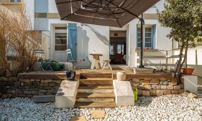 La Cite House | House Ty-Matelot D'aleth at 2 min foot in the water