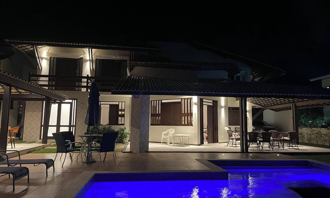 Canto do Mar House | House with 5 bedrooms in front of the sea (feet in the sand) in Guarajuba
