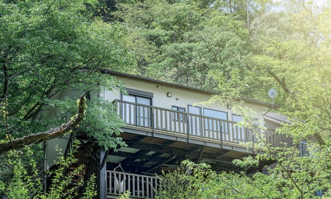 Shimotaga House | House with a large terrace and a natural hot spring rock bath/Atami Shizuoka