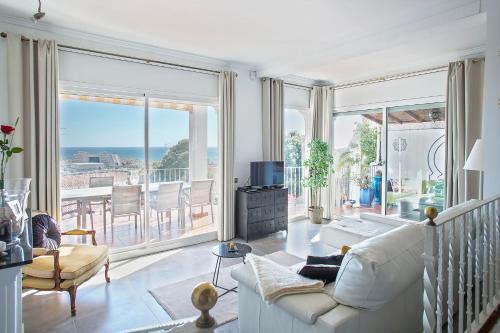Sitges House | HOUSE WITH AMAZING VIEWS , OVERLOOKING THE FESTIVAL TOWN OF SITGES