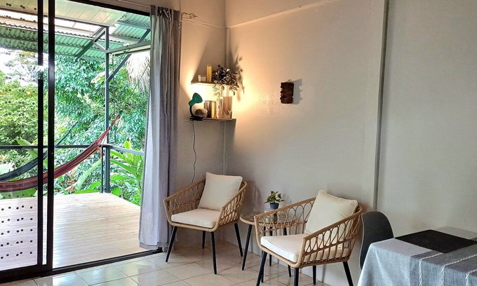 Bouvet Island House | House with beautiful forest view, A/C, balcony and kitchen 5 min from downtown