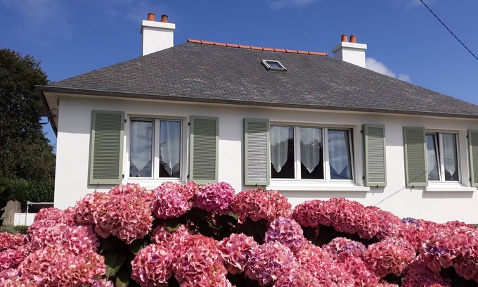 Penvenan House | House with enclosed garden near the sea near Perros Guirec