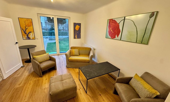 Donaustadt House | House with garden and pool near the Danube in Vienna. Quiet location. In the middle of the leisure area